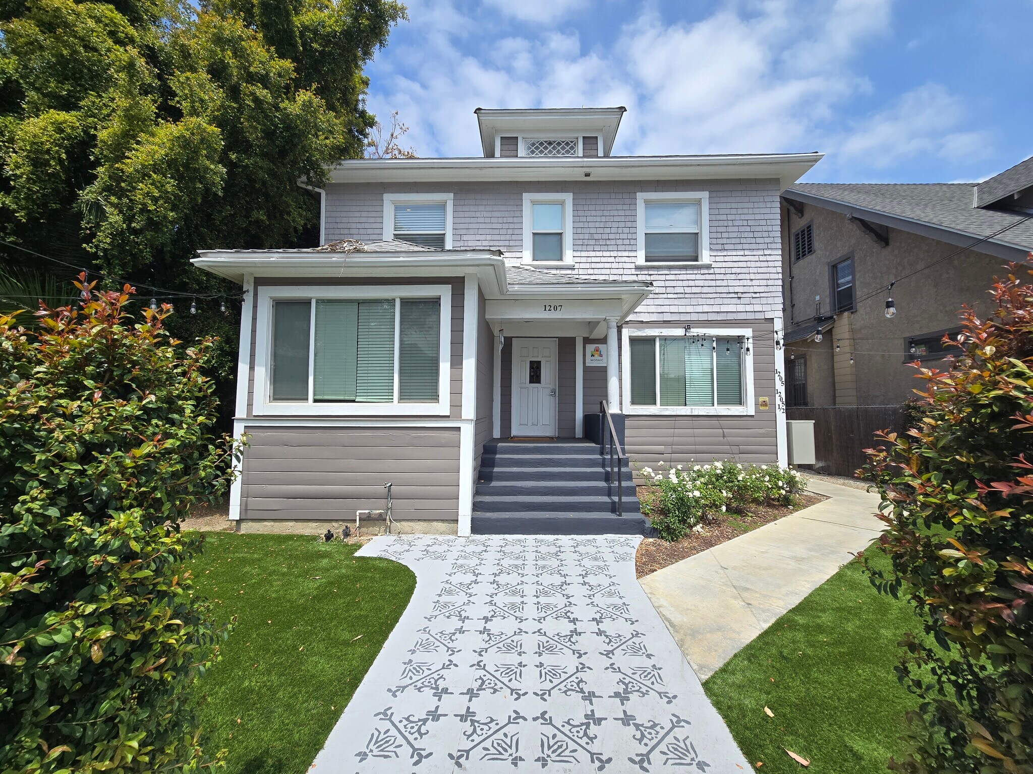 1205 W 37th Pl, Los Angeles, CA for Sale