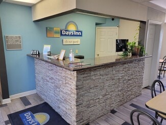 West Branch, IA Hospitality - 711 S Downey St