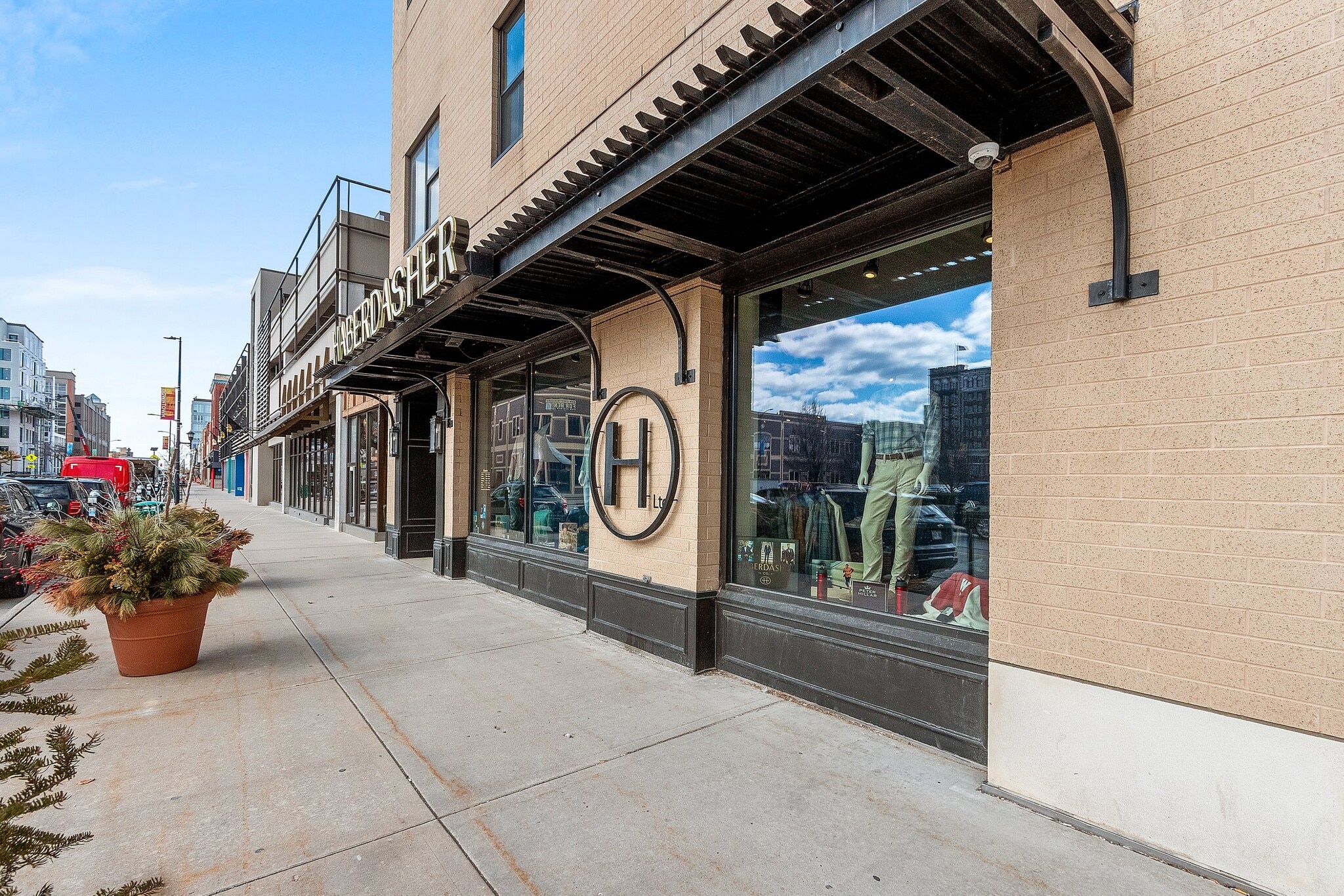 335 N Washington St, Green Bay, WI for Rent