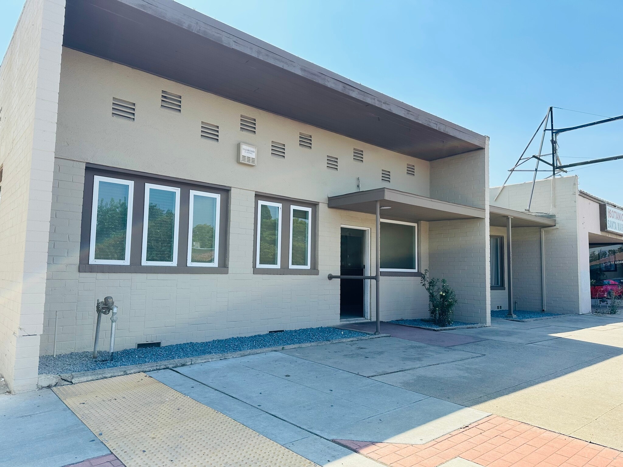 408 E Yosemite Ave, Madera, CA for Sale