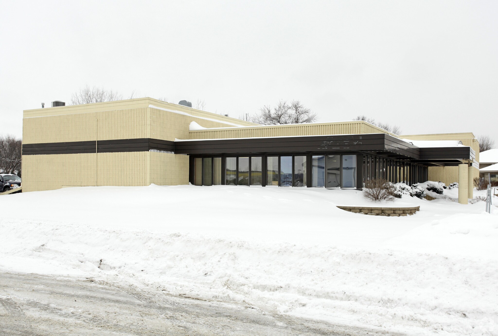 3240 E River Rd Rochester, MN 55906 Office Property for Sale on