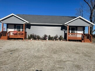 Illiopolis, IL Residential Income - 528 Curry Ave