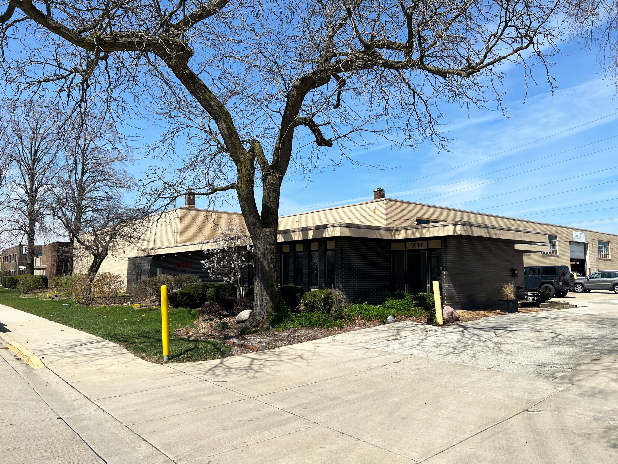 5500 McDermott Dr, Berkeley, IL for Sale
