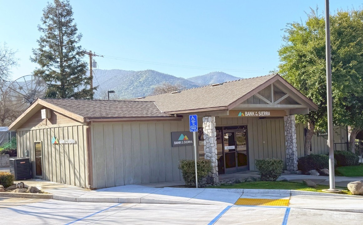 40884 Sierra Dr, Three Rivers, CA for Sale
