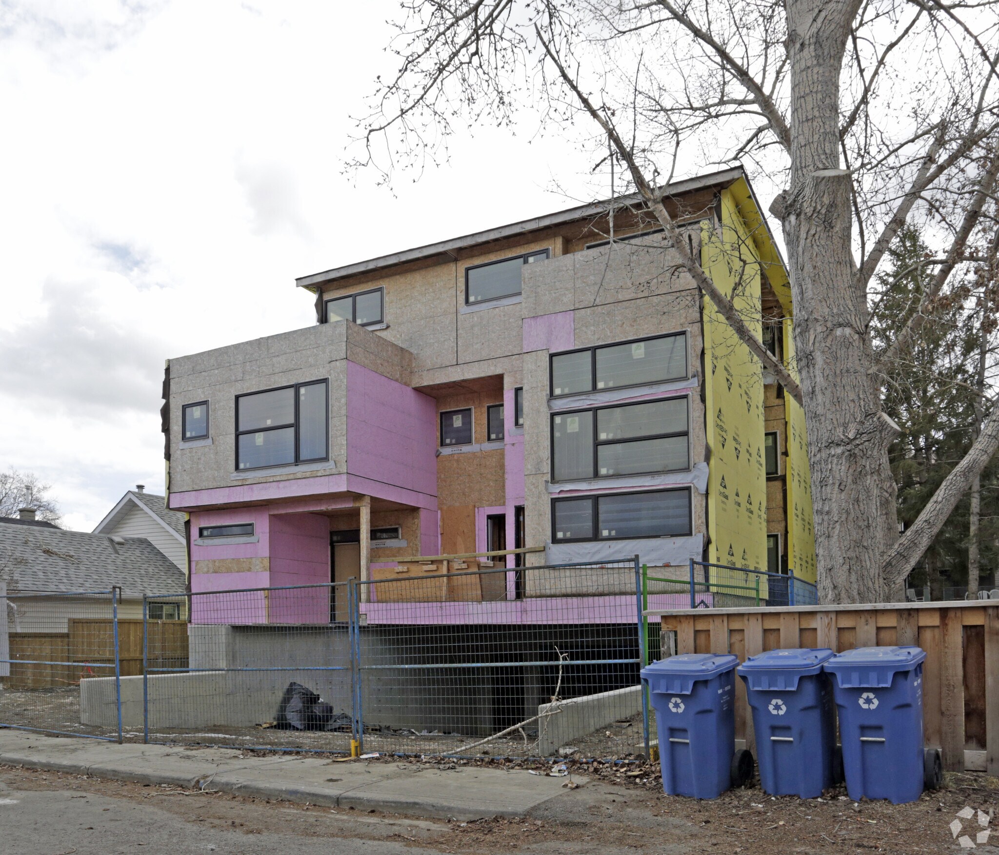 613 3rd Ave NE, Calgary, AB for Sale