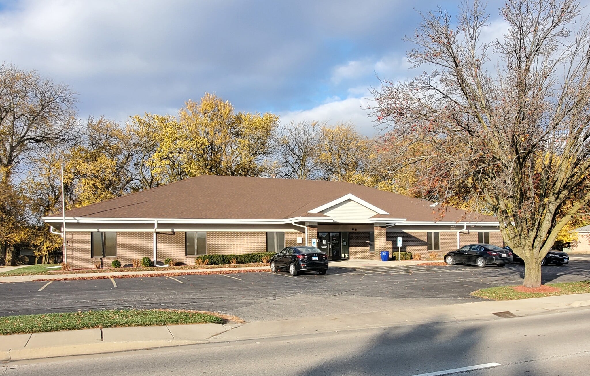 2509 W Iles Ave Springfield, IL 62704 Office Property for Lease on
