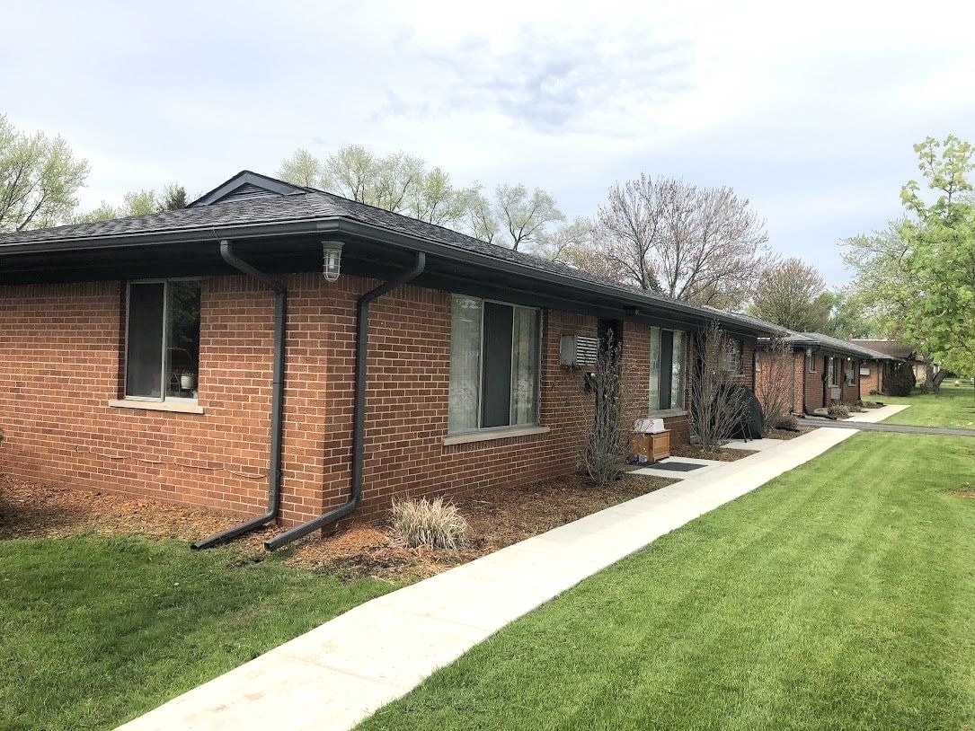 2301 W 14 Mile Rd, Royal Oak, MI for Sale