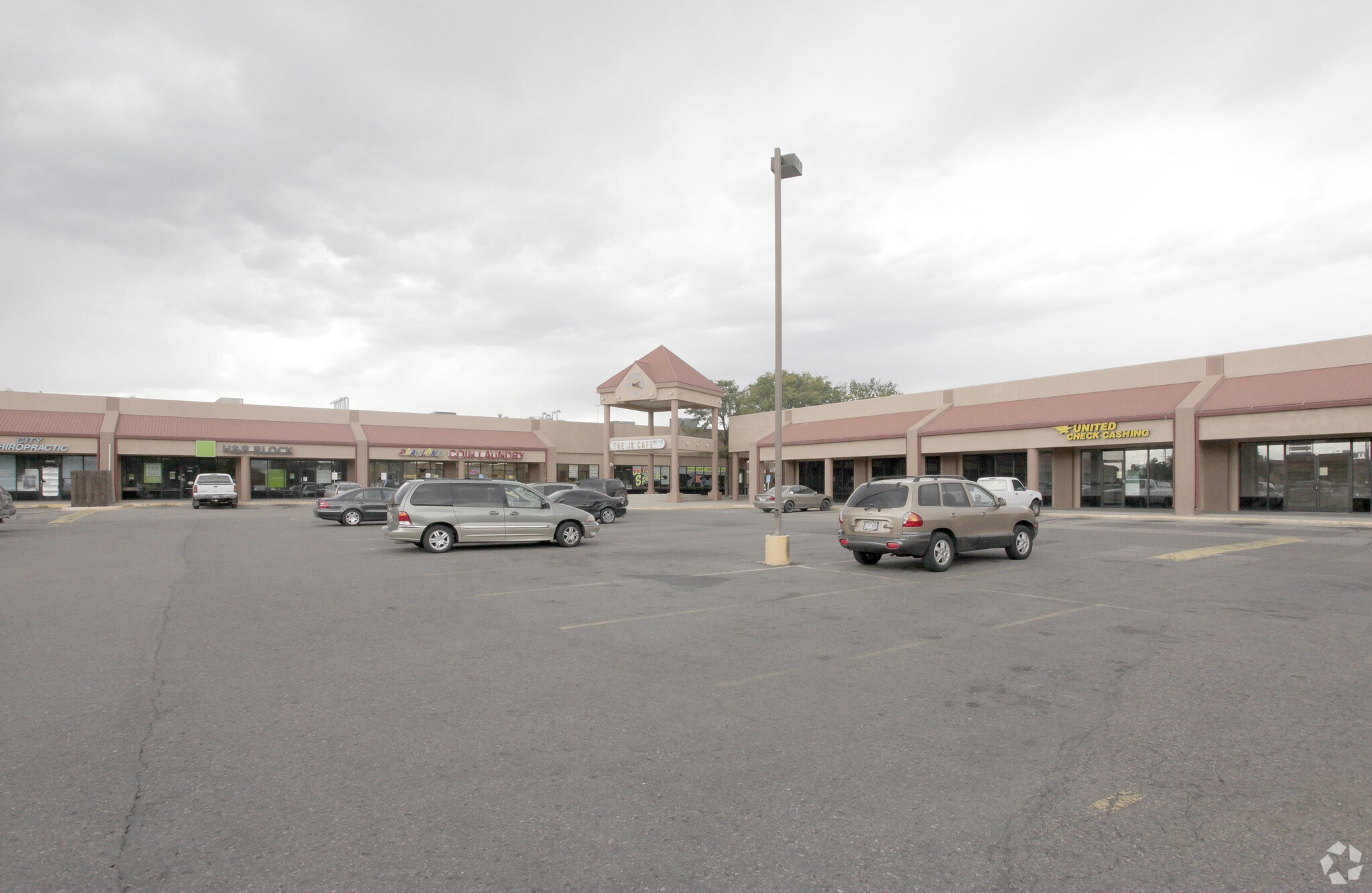6025-6075 Parkway Dr, Commerce City, CO for Rent