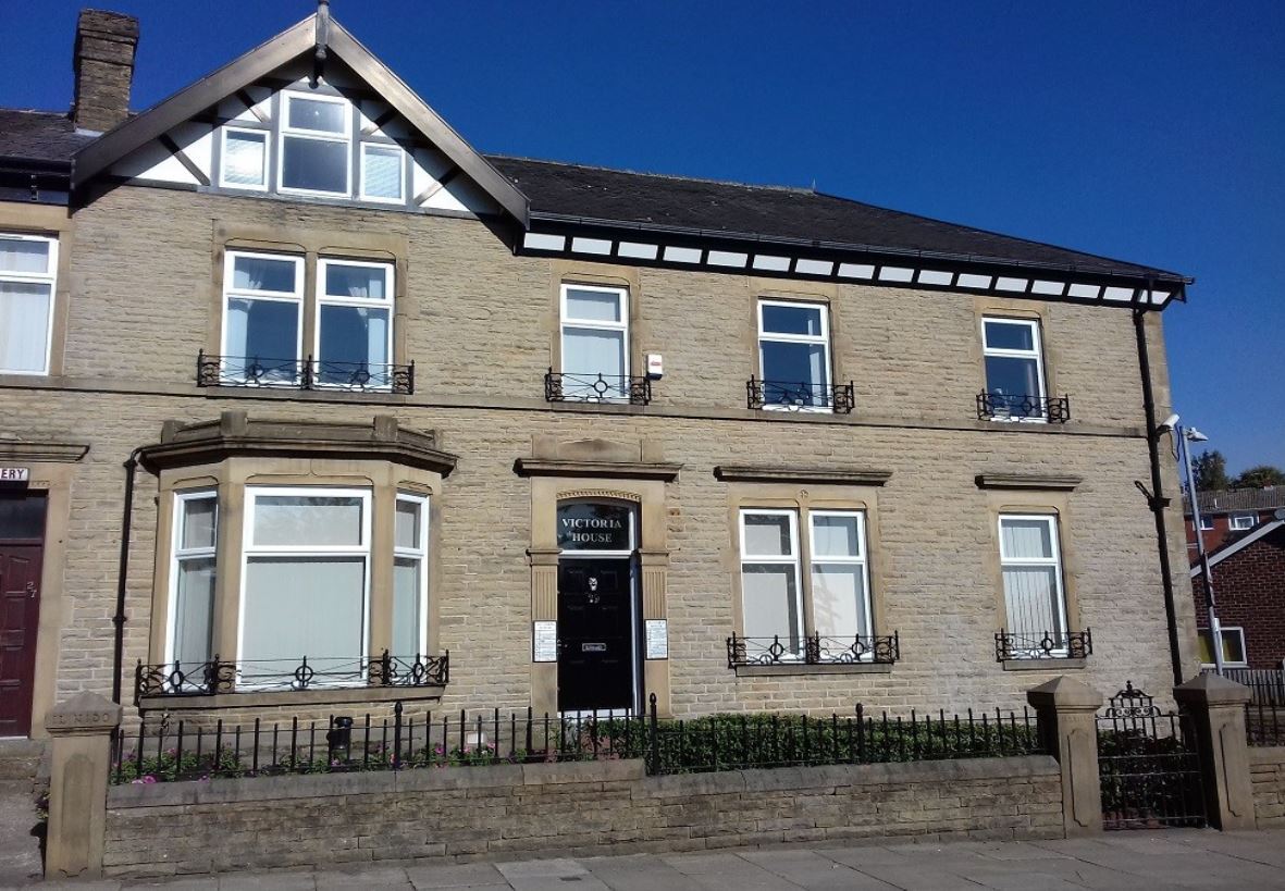 29 Victoria Rd, Bolton, GTM for Rent