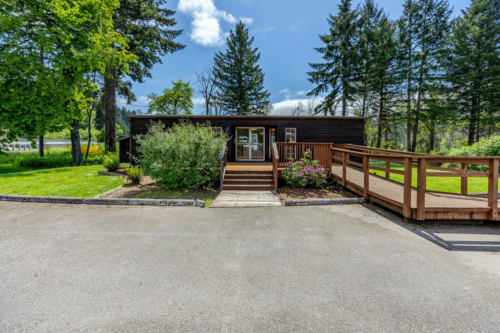 45632 McKenzie Hwy, Vida, OR for Sale