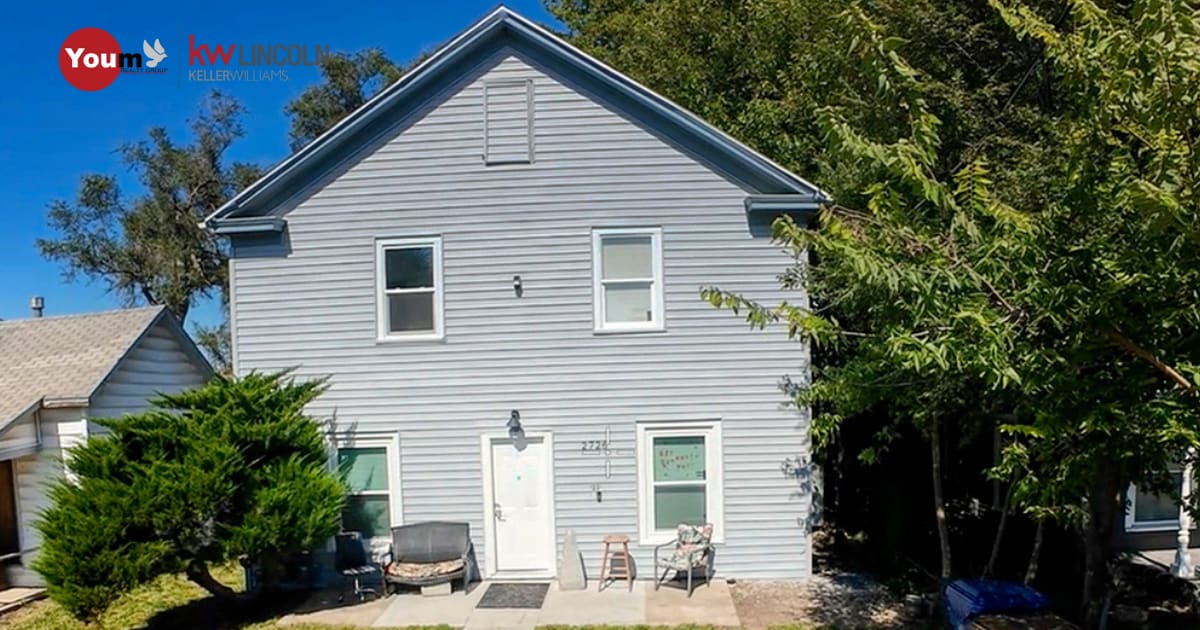2726 W St, Lincoln, NE for Sale