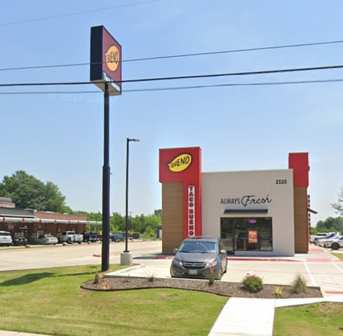 2320 N Main St, Paris, TX for Rent