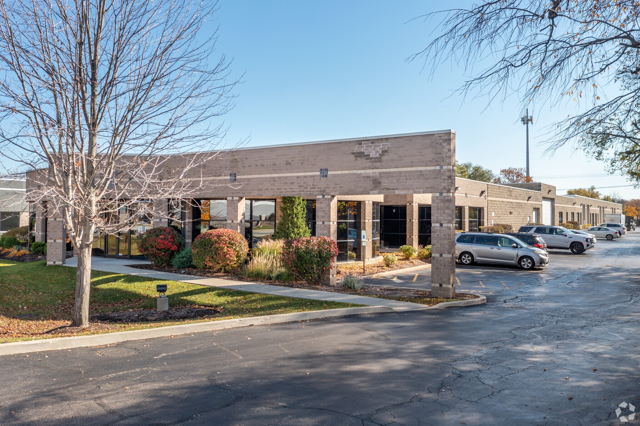 837 Oakton St, Elk Grove Village, IL for Rent