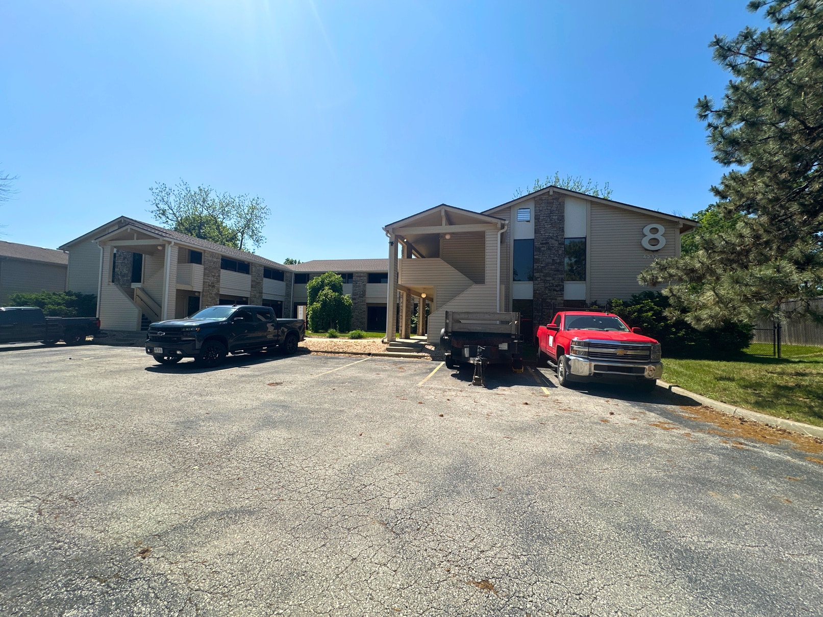 4212 S Hocker Dr, Independence, MO for Sale