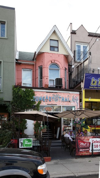 Toronto, ON Retail - 196 Augusta Ave Toronto, ON Retail - 196 Augusta Ave