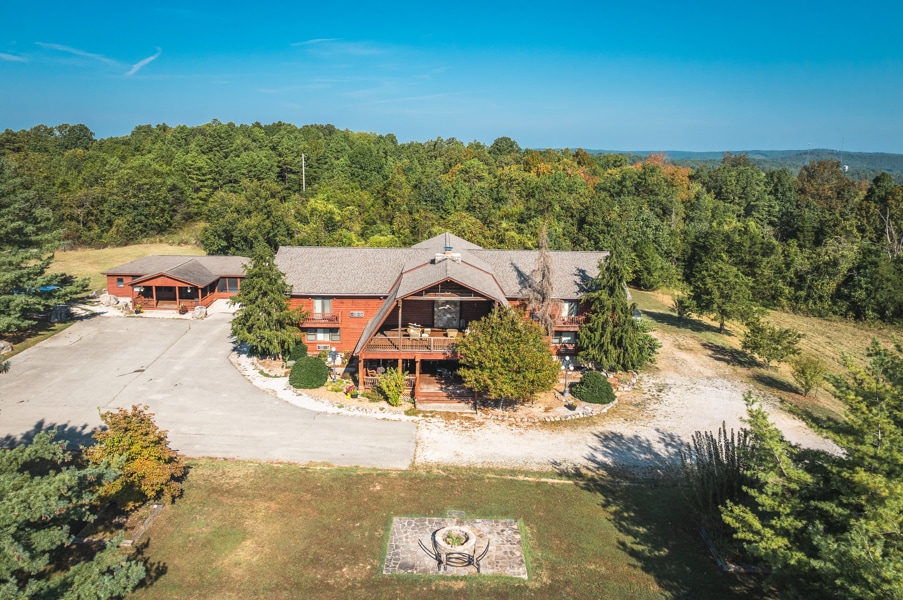 15270 Cedarstone Drive, Eminence, MO for Sale