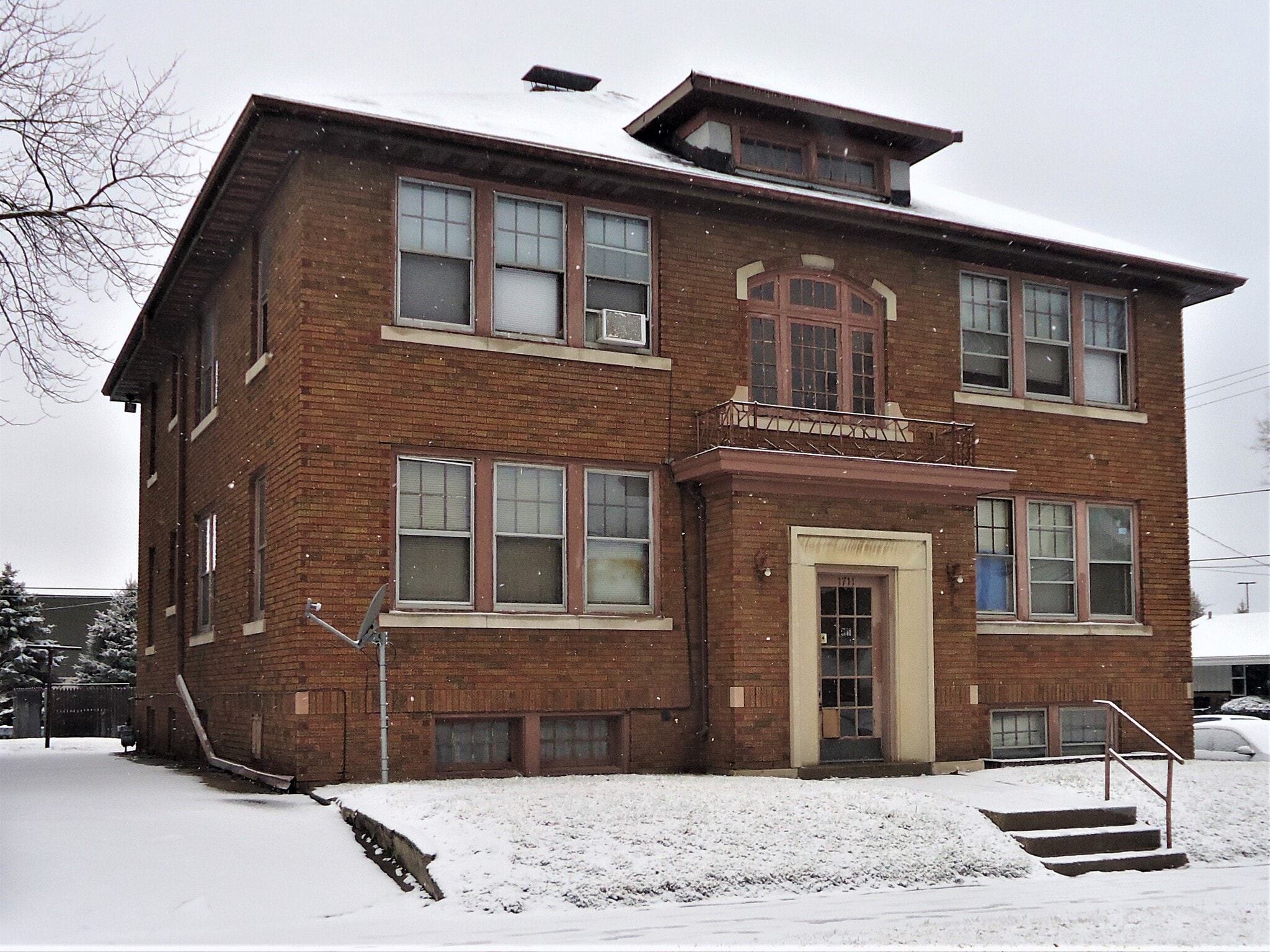 1711 N Peoria Ave, Peoria, IL for Sale
