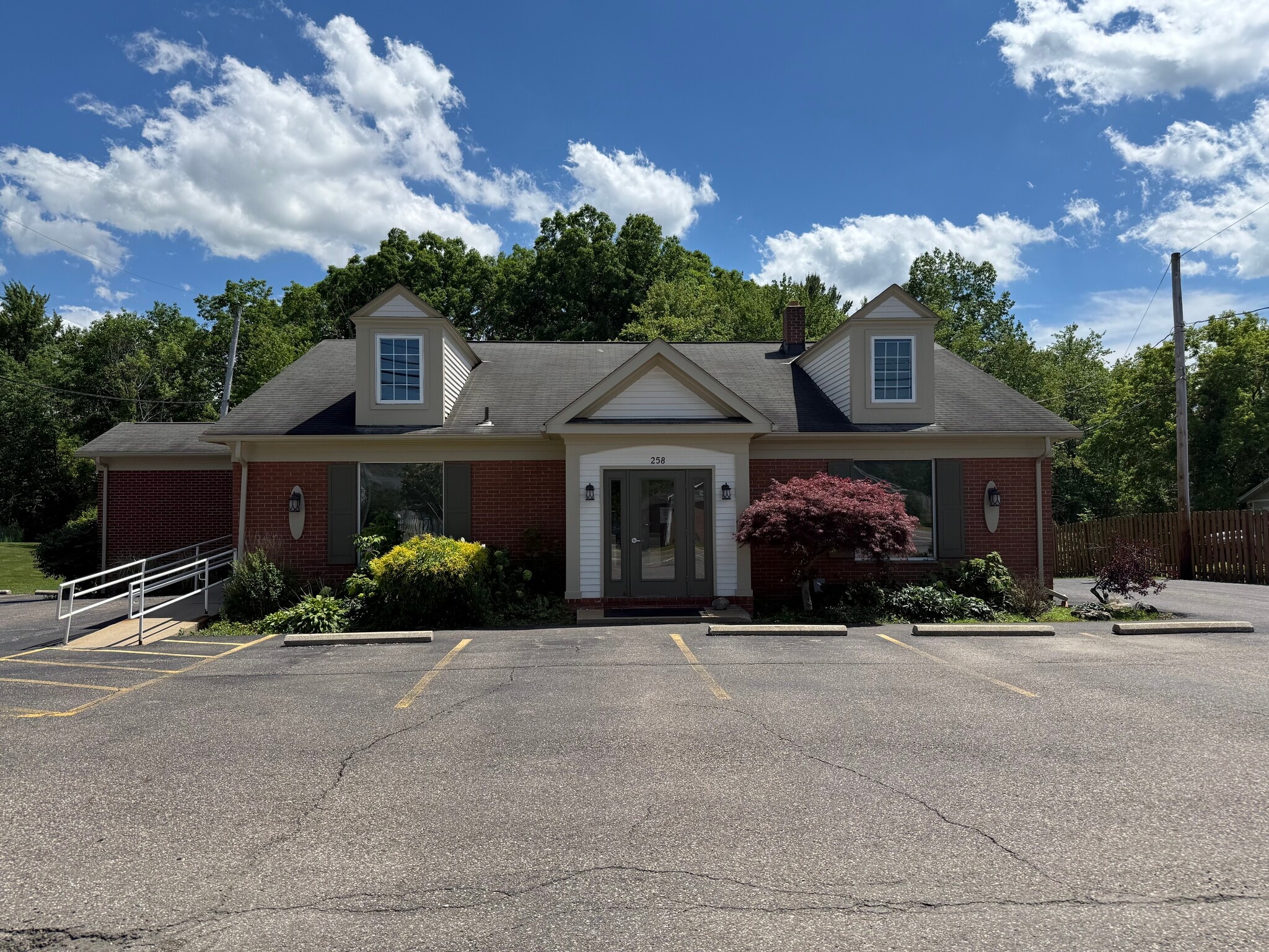 258 E Garfield Rd, Aurora, OH for Rent