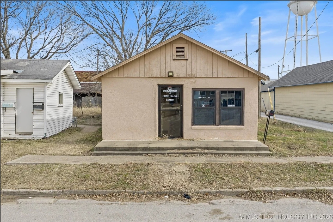 101 S 4th Ave, Marietta, OK for Sale