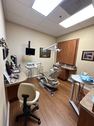 Chicago, IL Office/Medical - 4445-4447 N Elston Ave