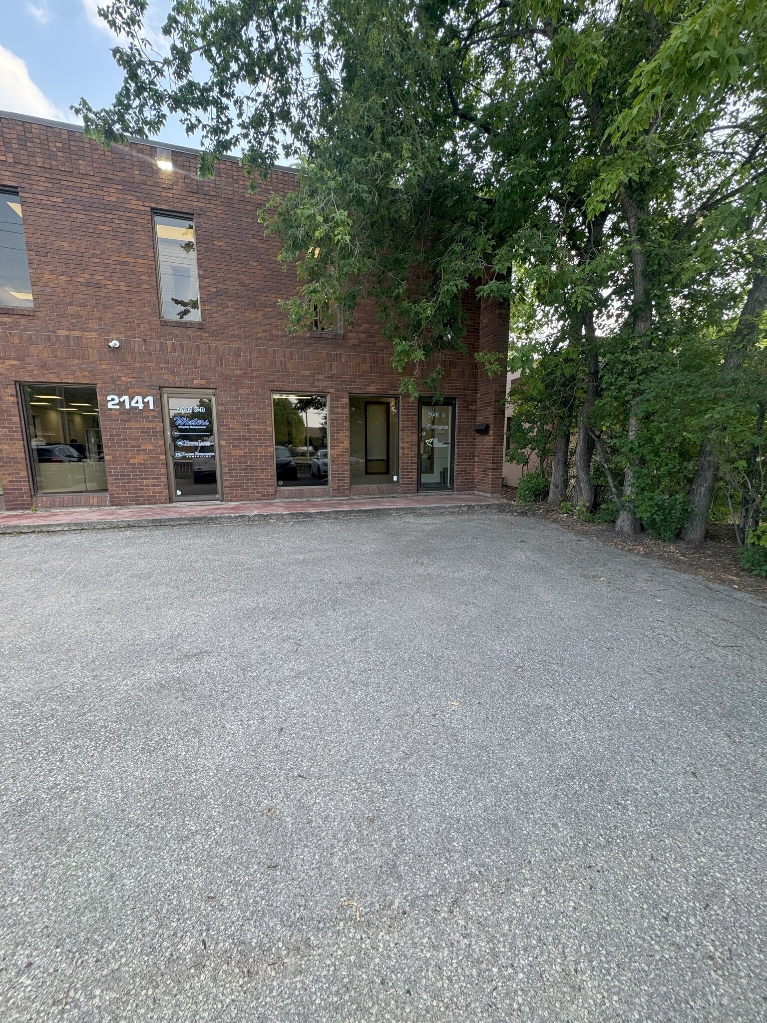 2141 Henderson Hwy, Winnipeg, MB for Rent