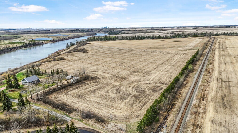 NW - 25 - 54 - 23 - 4, Sturgeon County, AB for Sale