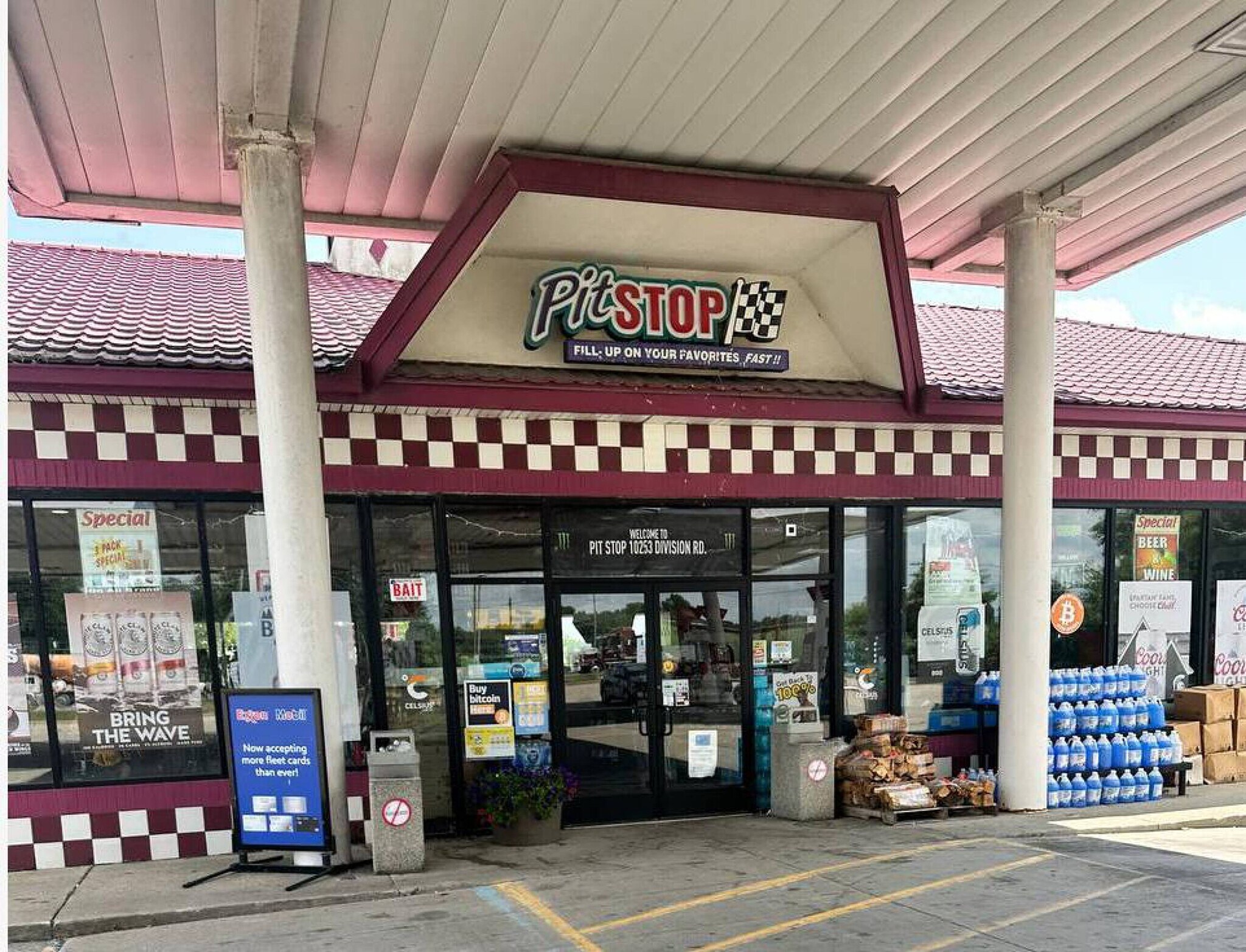 10253 Division Rd, Casco, MI for Rent