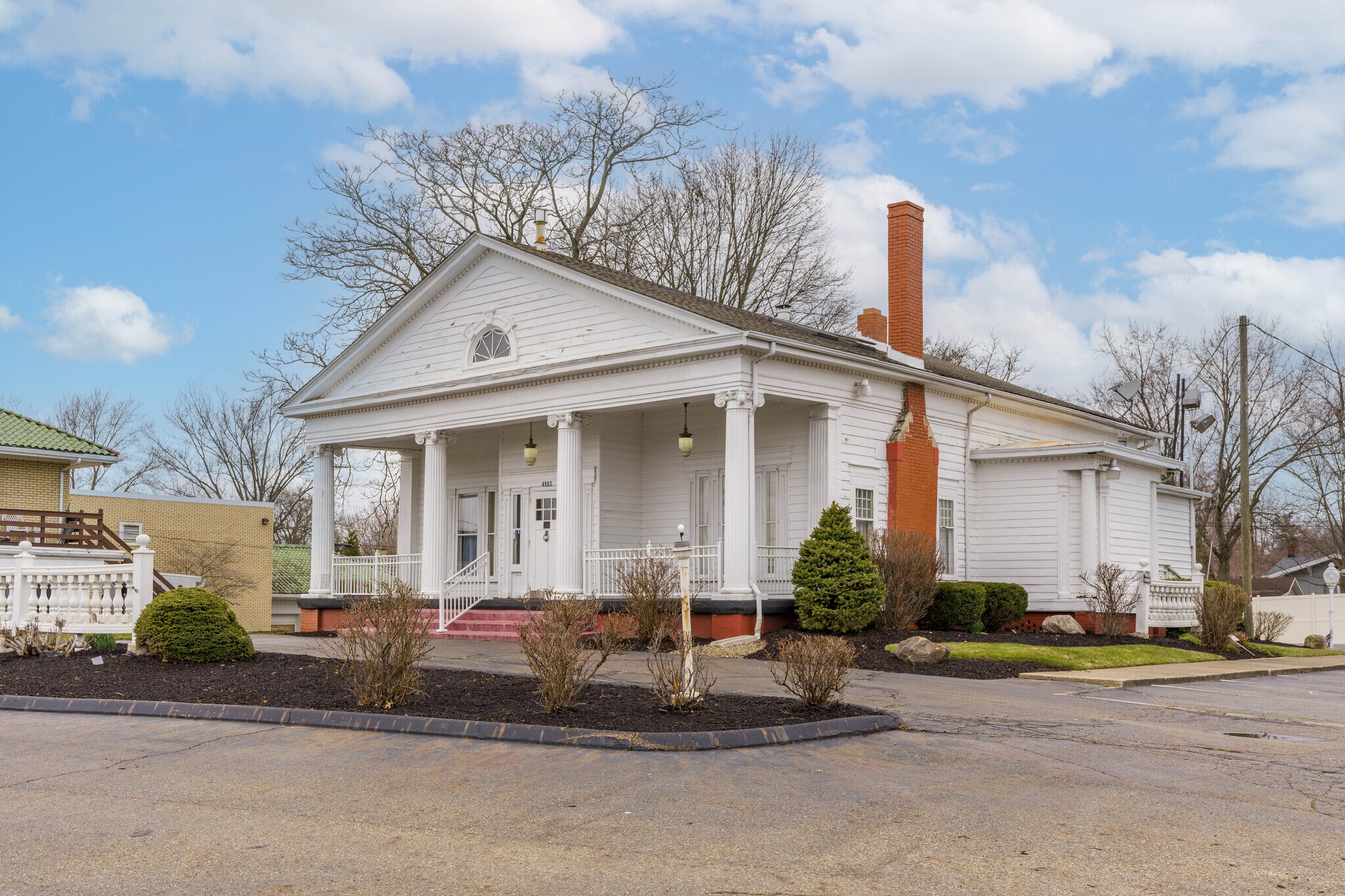4905 W Tuscarawas St, Canton, OH for Rent