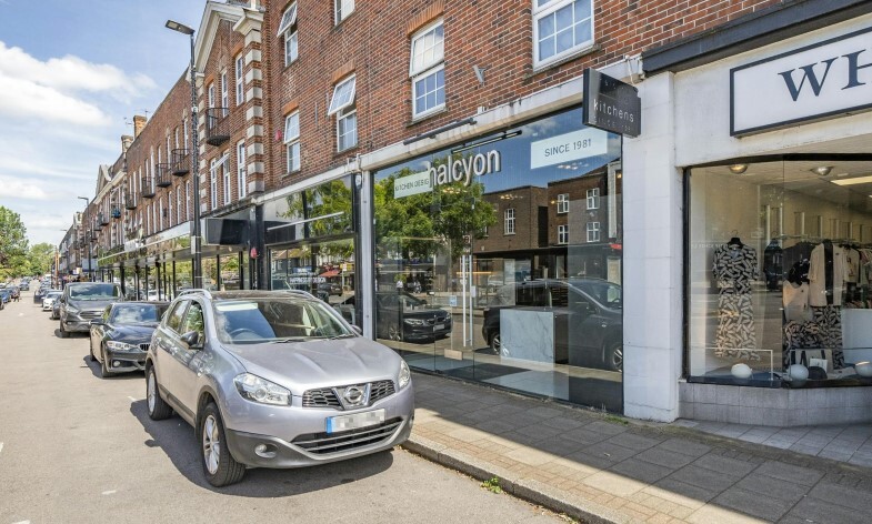 509 Uxbridge Rd, Pinner, LND for Rent