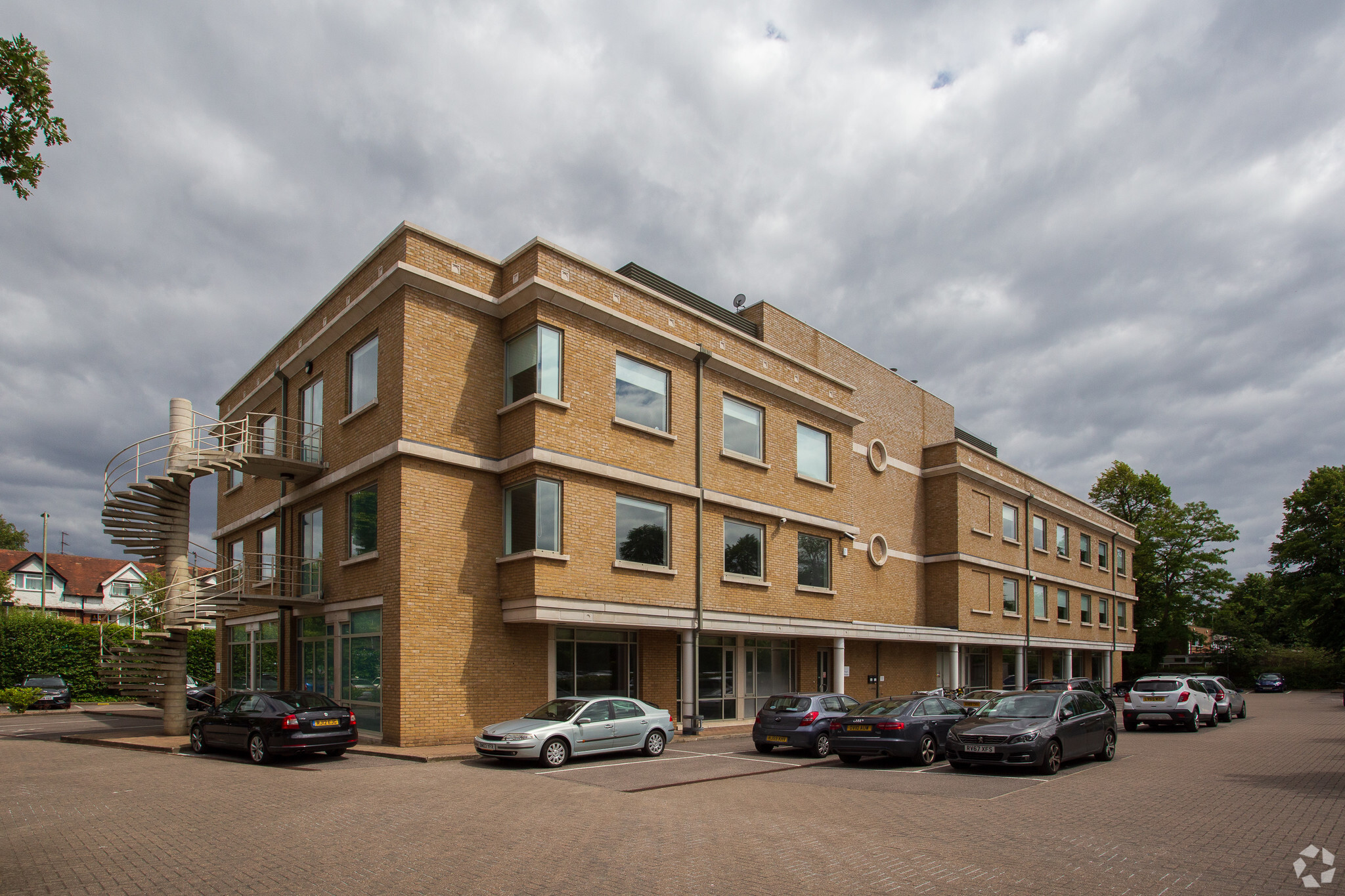 42-50 Hersham Rd, Walton On Thames, SRY for Rent