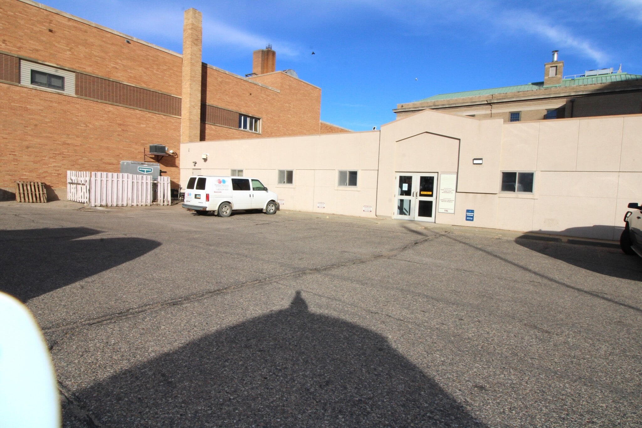 116 1st St SW, Minot, ND for Rent