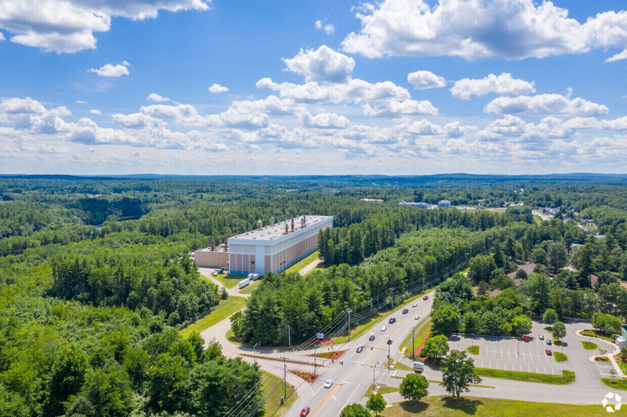 703 Daniel Webster Hwy Merrimack, NH 03054 Industrial Property for