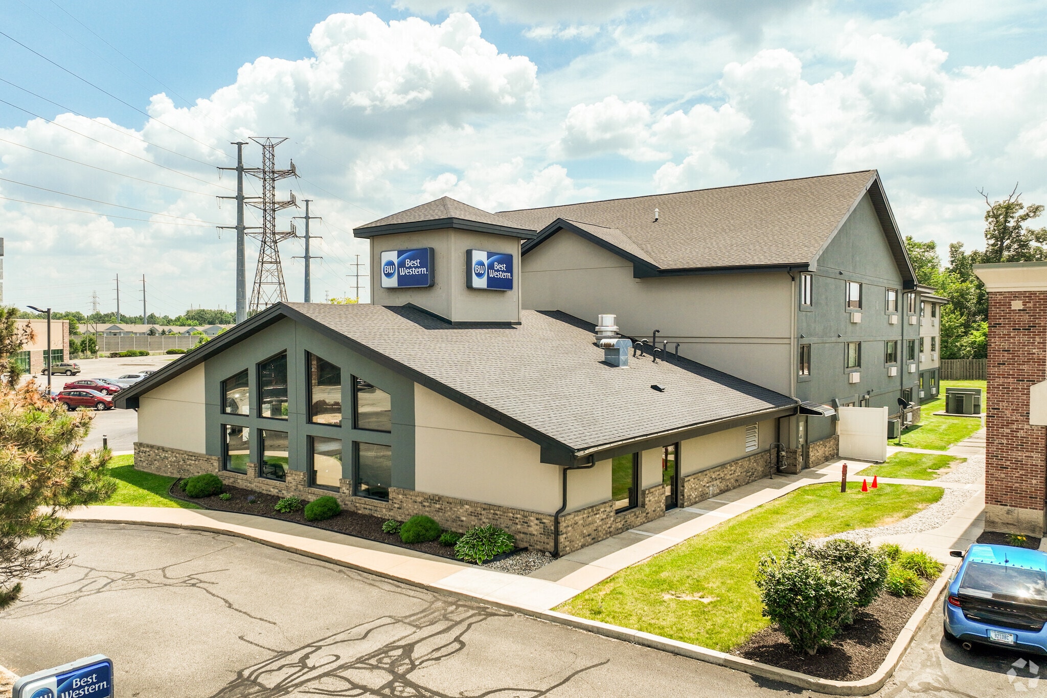 2902 E DuPont Rd, Fort Wayne, IN for Sale