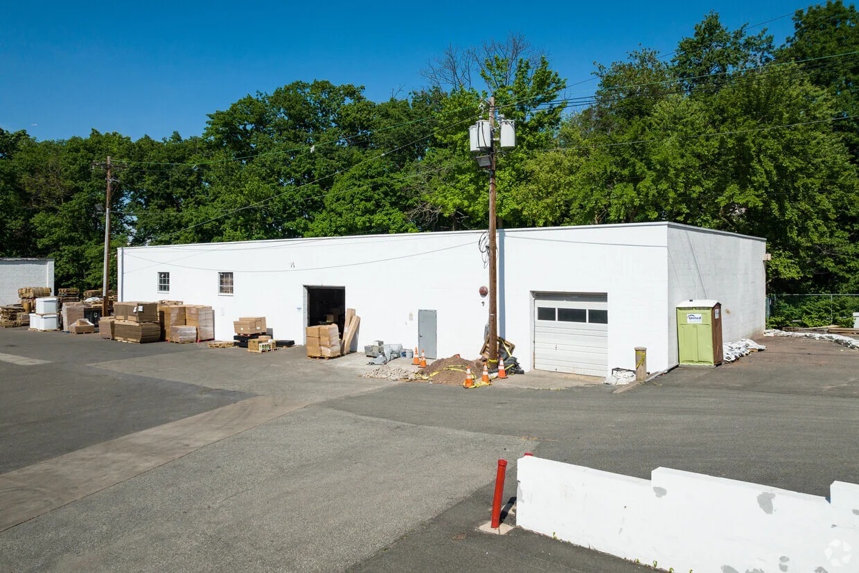 180 Kingsland Rd, Clifton, NJ for Rent