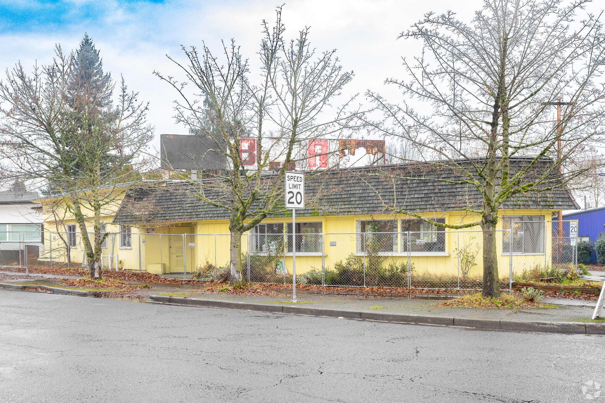 7981 SE 17th Ave, Portland, OR for Sale