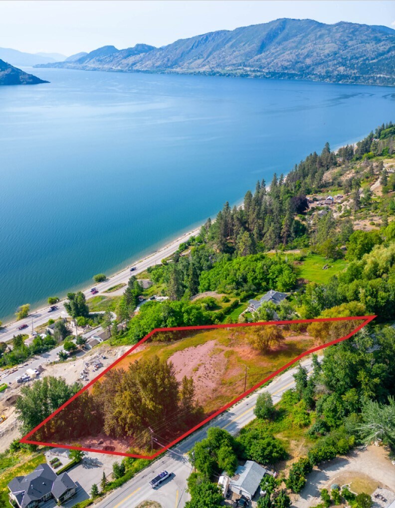 4607 Princeton Av, Peachland, BC for Sale