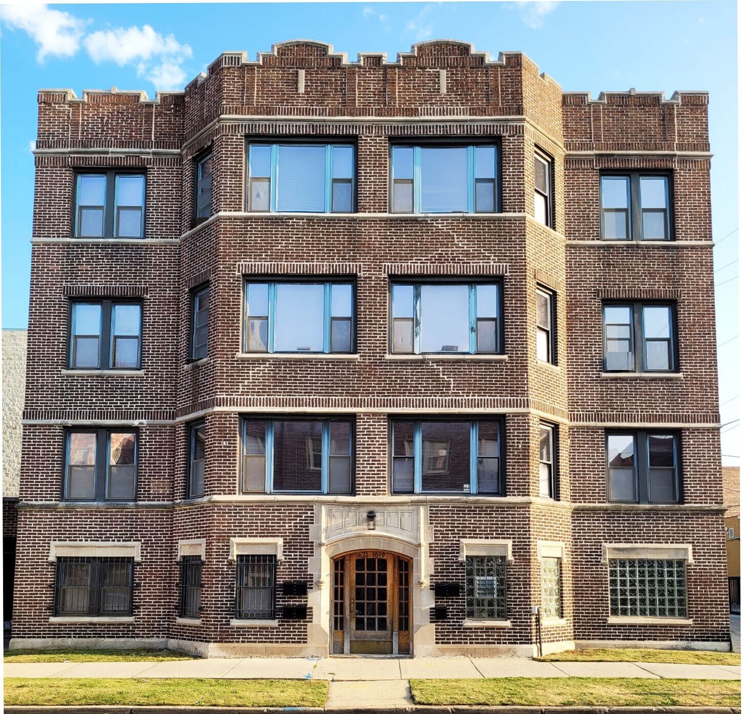 1619 E 70th St, Chicago, IL for Sale