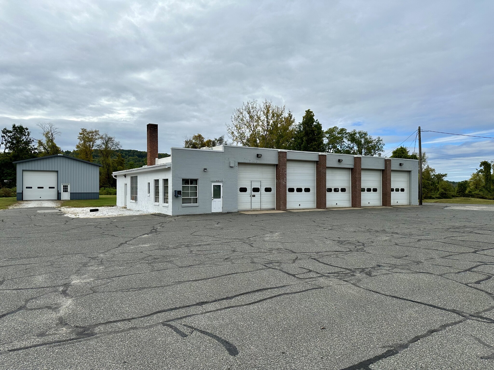 1955 N Main St, Sheffield, MA for Sale