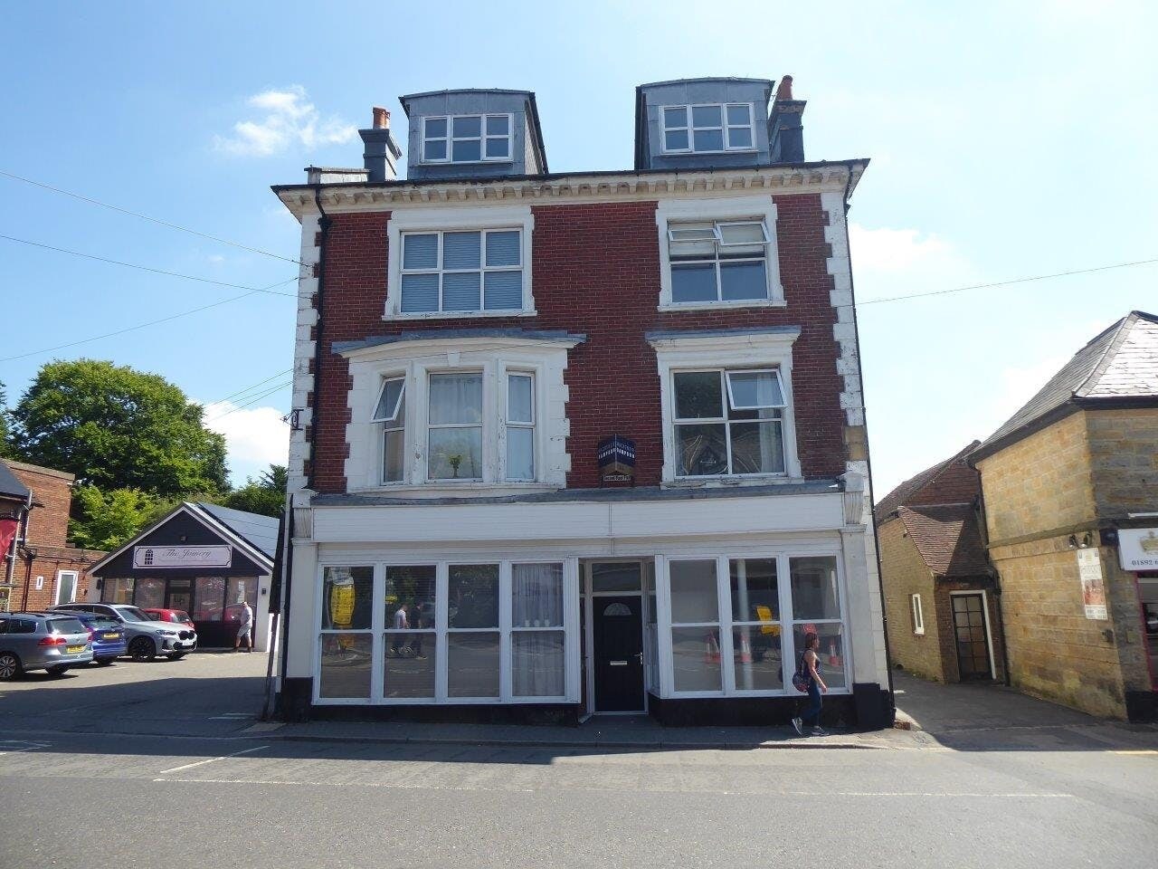 4 London Rd, Crowborough, ESX for Sale
