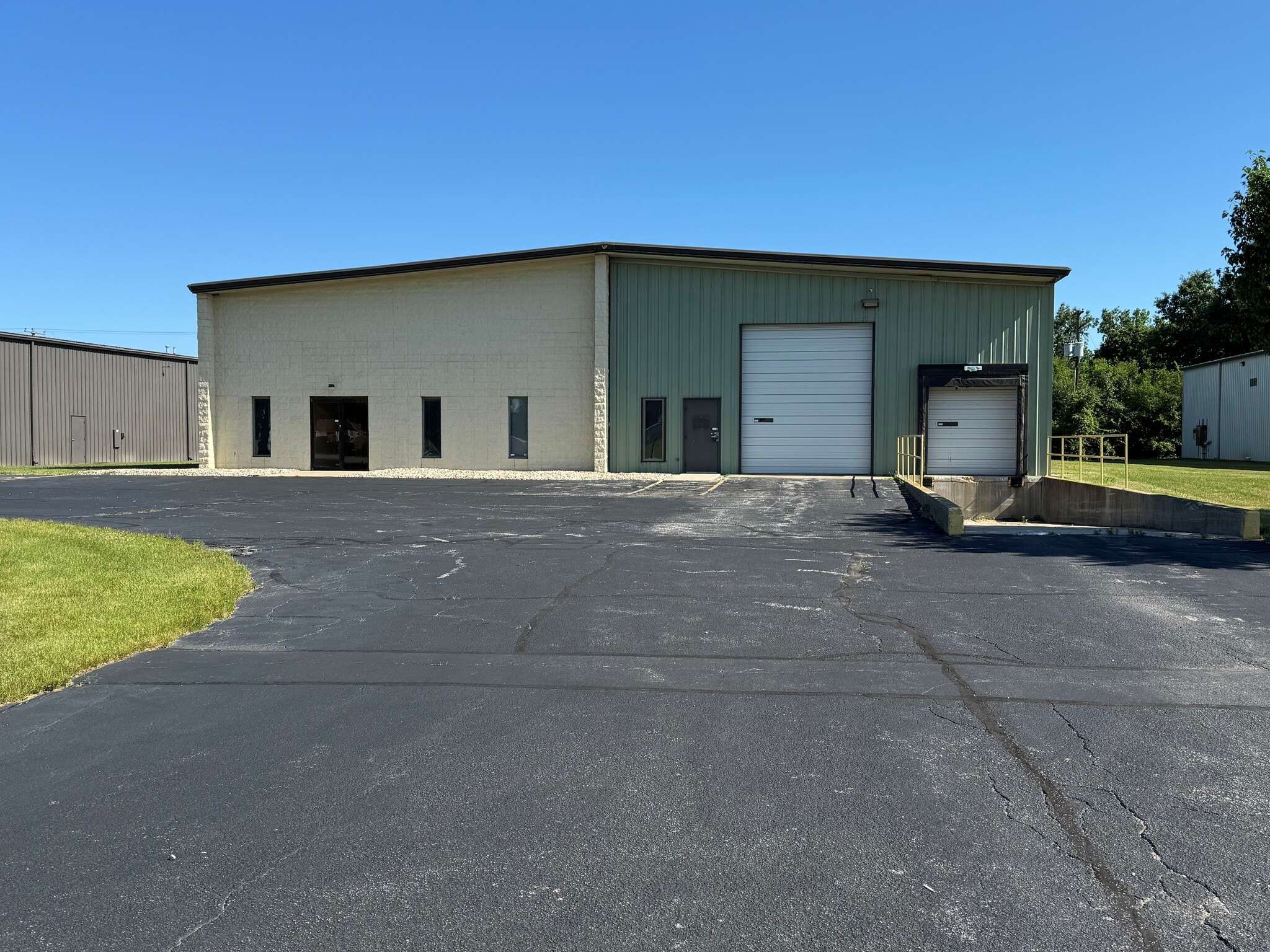 21303 Protecta Dr, Elkhart, IN for Rent