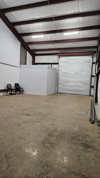 Broken Arrow, OK Industrial - 605 W Oakland Pl