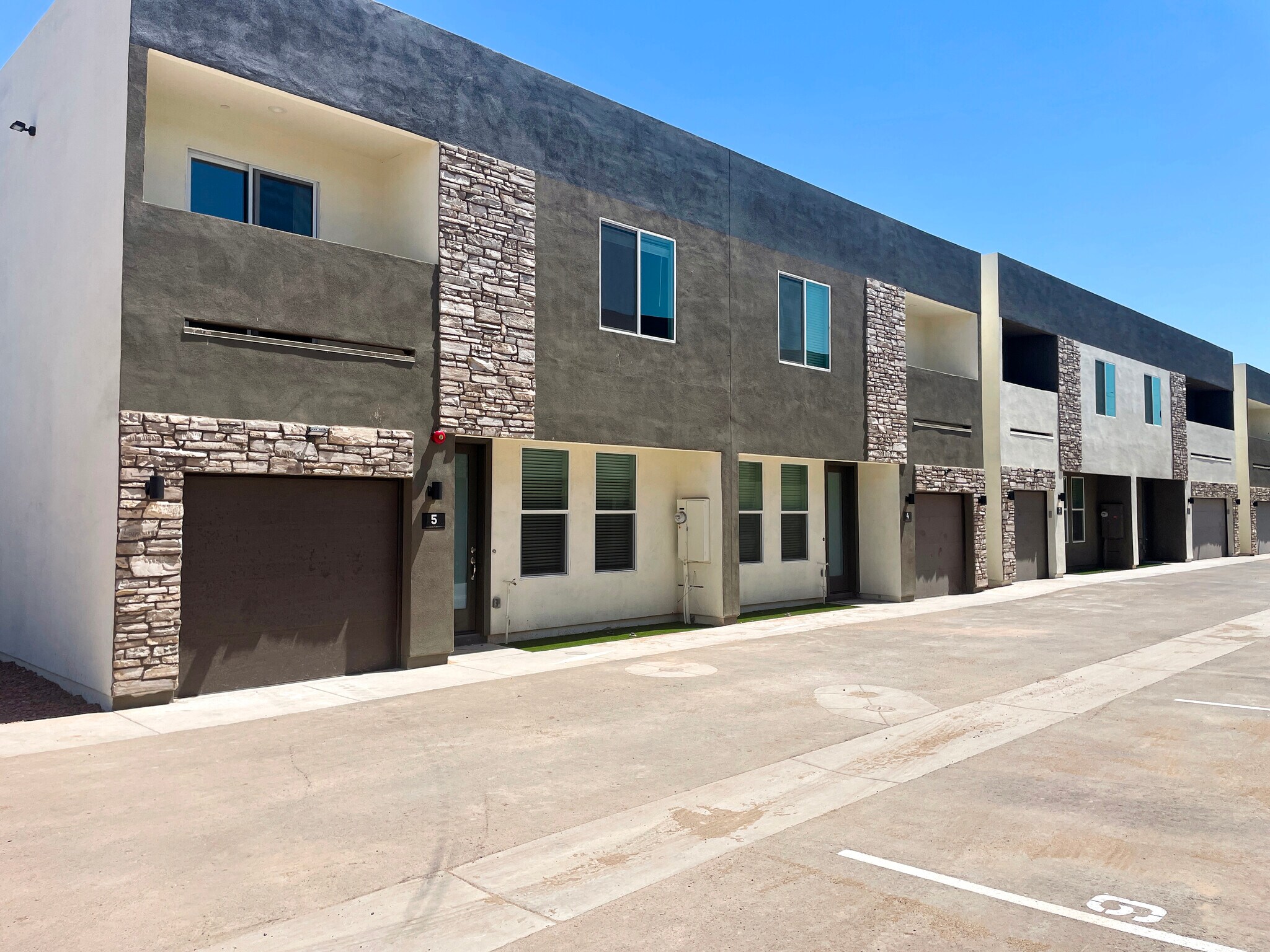 1850 N 51st St Phoenix, AZ 85008 MultiFamily Property for Lease on