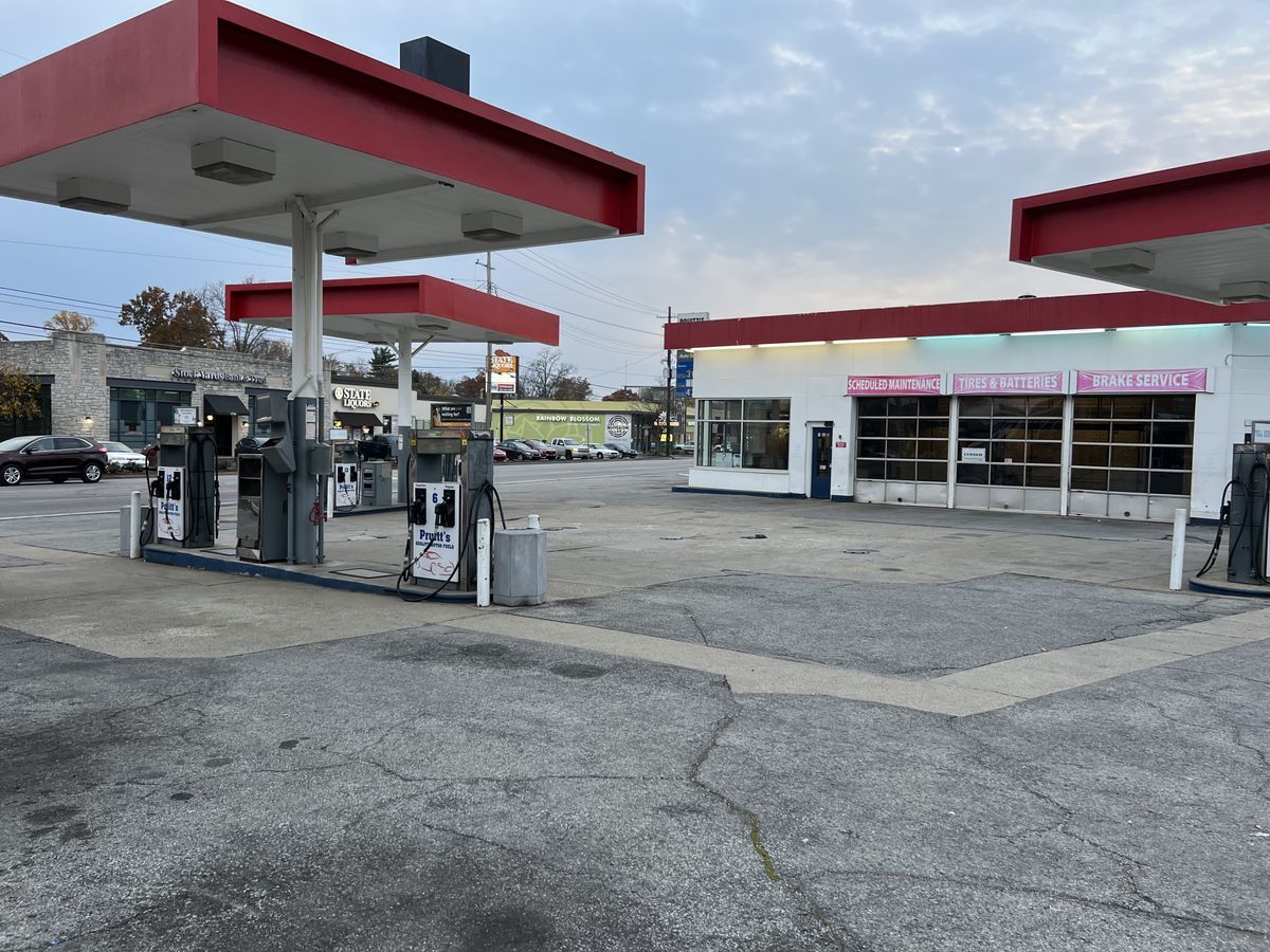 3795 Lexington Rd, Louisville, KY for Rent