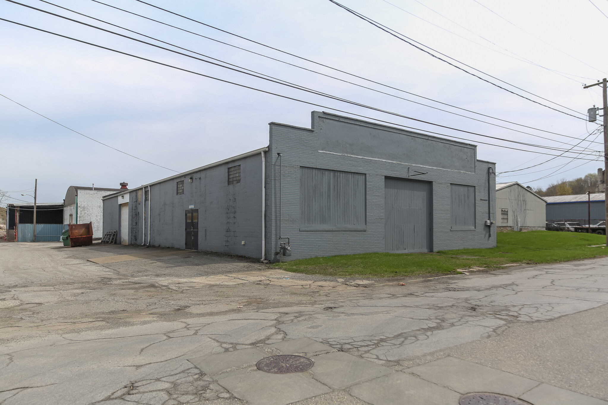 27 N West Ave, Youngstown, OH for Sale