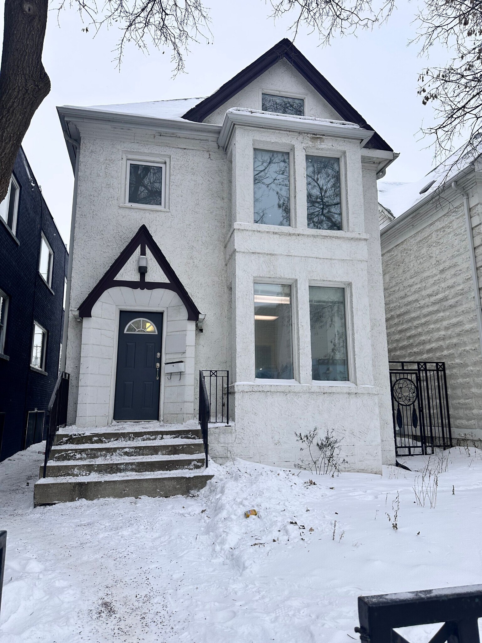 574 Ellice Av, Winnipeg, MB for Sale