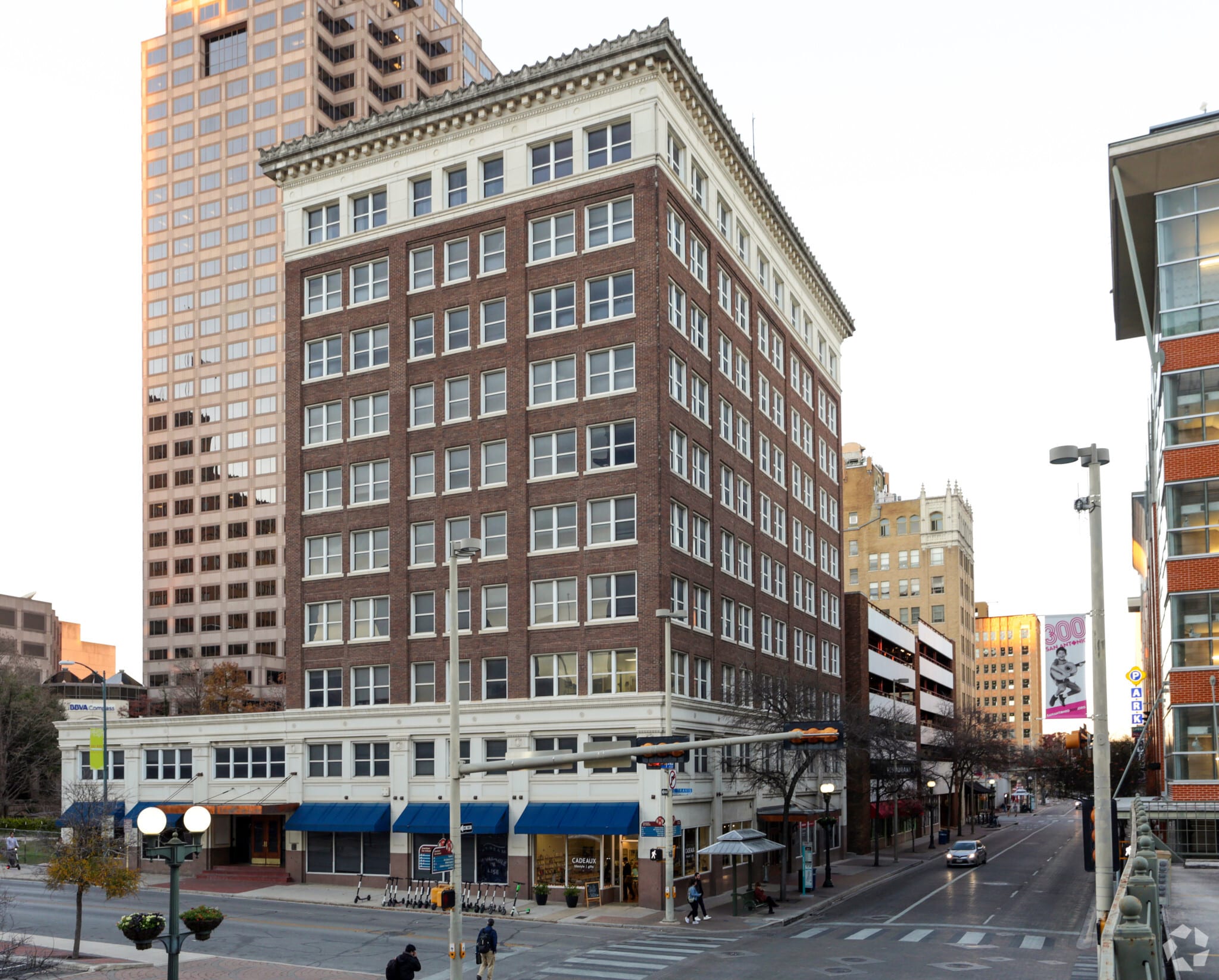 405-419 N Saint Marys St, San Antonio, TX for Rent
