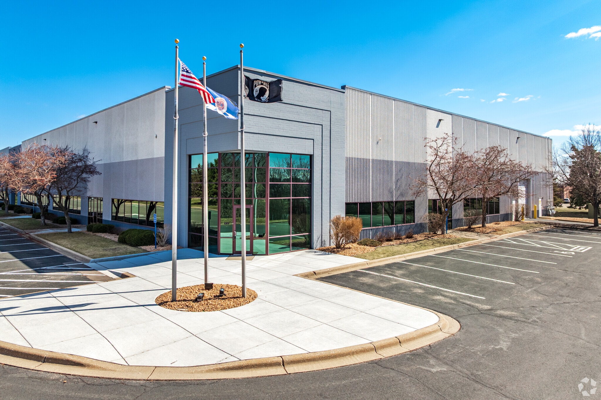 935 Blue Gentian Rd, Eagan, MN for Rent