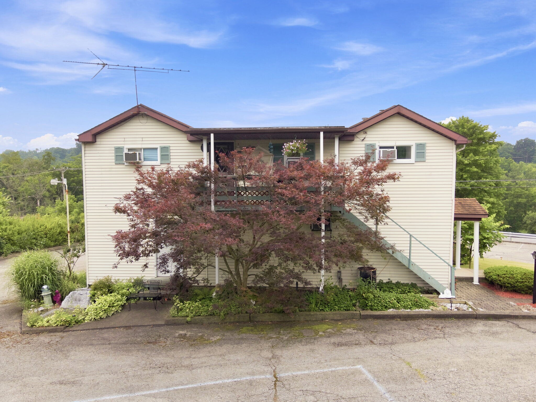 557 Unity Center Rd, Pittsburgh, PA for Sale