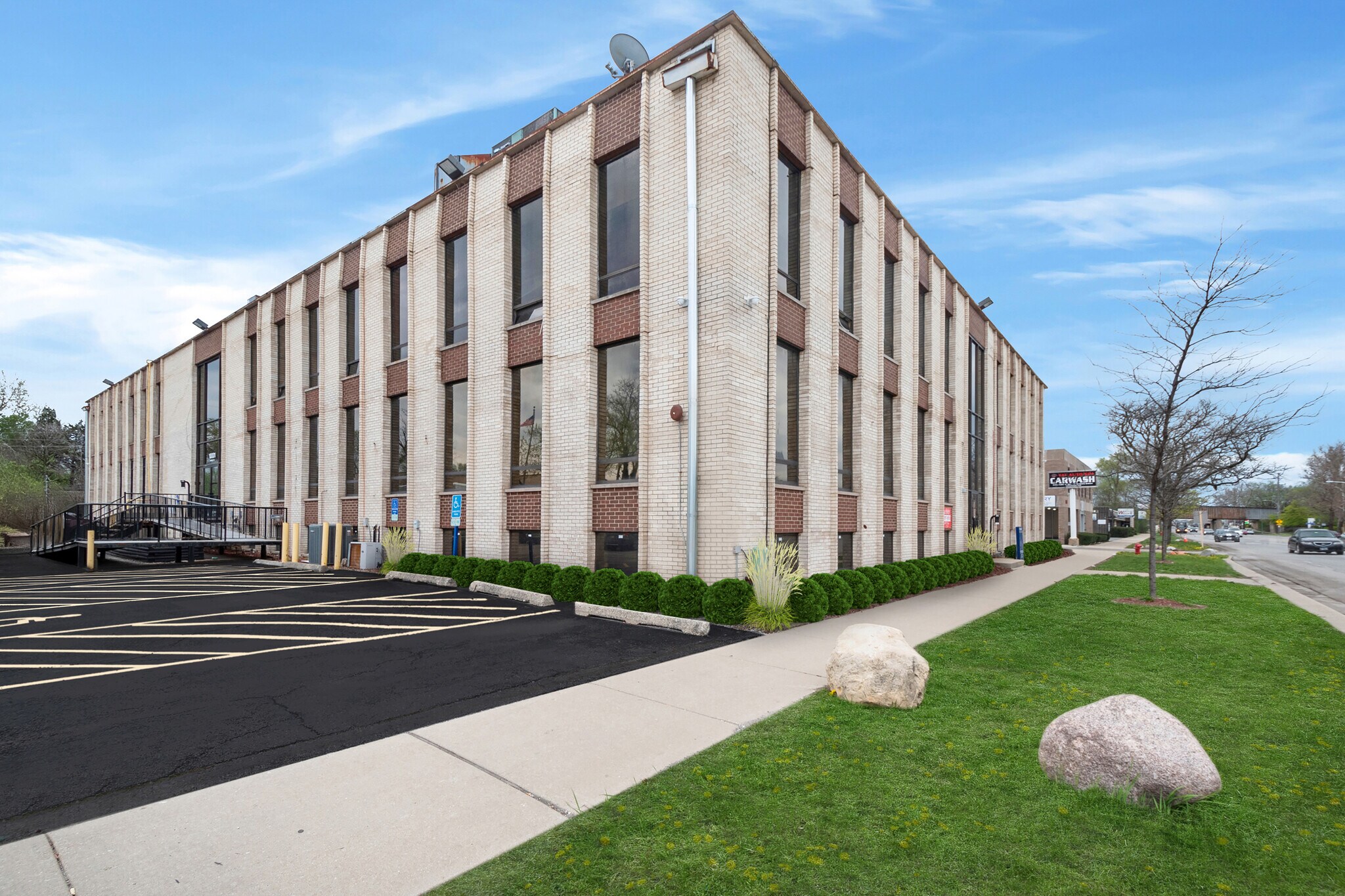 10001 W Roosevelt Rd, Westchester, IL for Sale