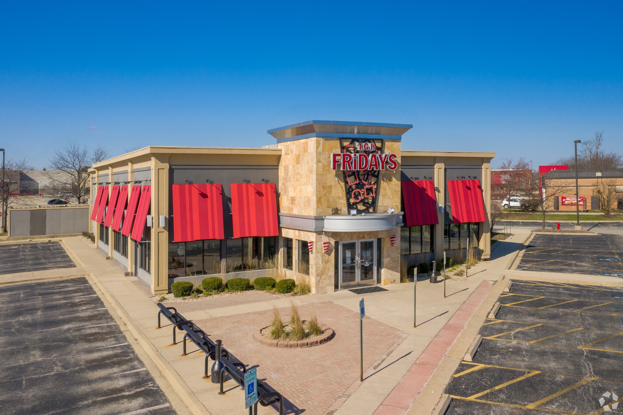 6577 Grand Ave, Gurnee, IL for Rent